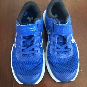 Boys youth size 1 Under Armour sneakers